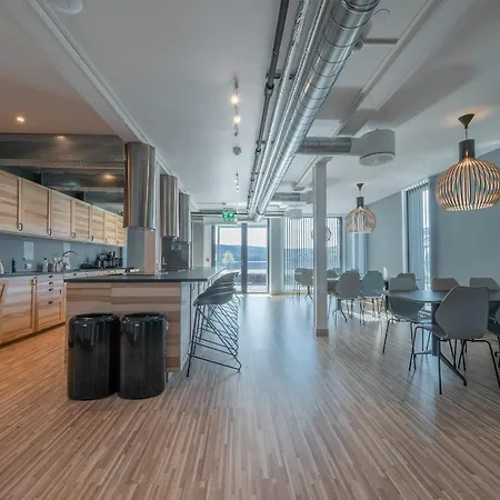 Modern In Pilot Pier, Sk